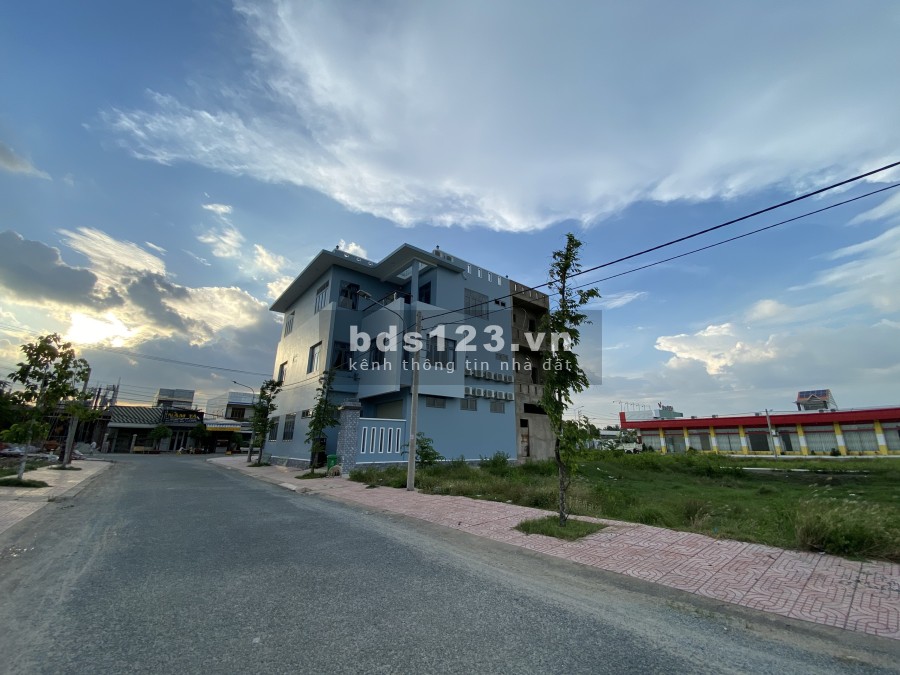 Bán đất nền nằm liền kề trường cấp 2 huyện thạnh phú