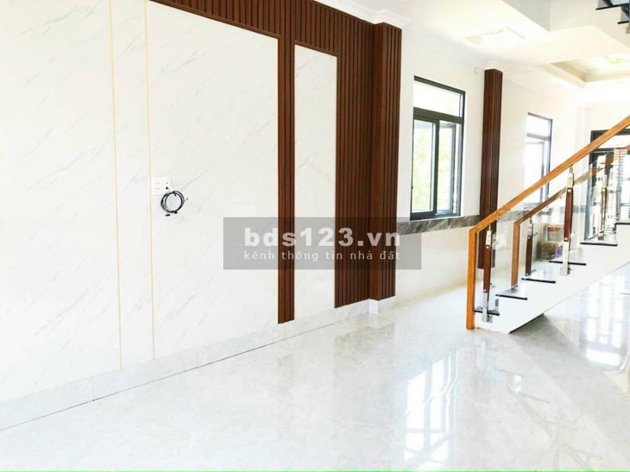 Bán nhà phố thương mại giá rẻ mùa dịch, SHC tại Dĩ An BD