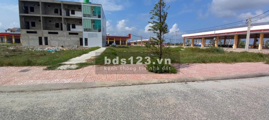 Bán đất nền nằm liền kề trường cấp 2 huyện thạnh phú