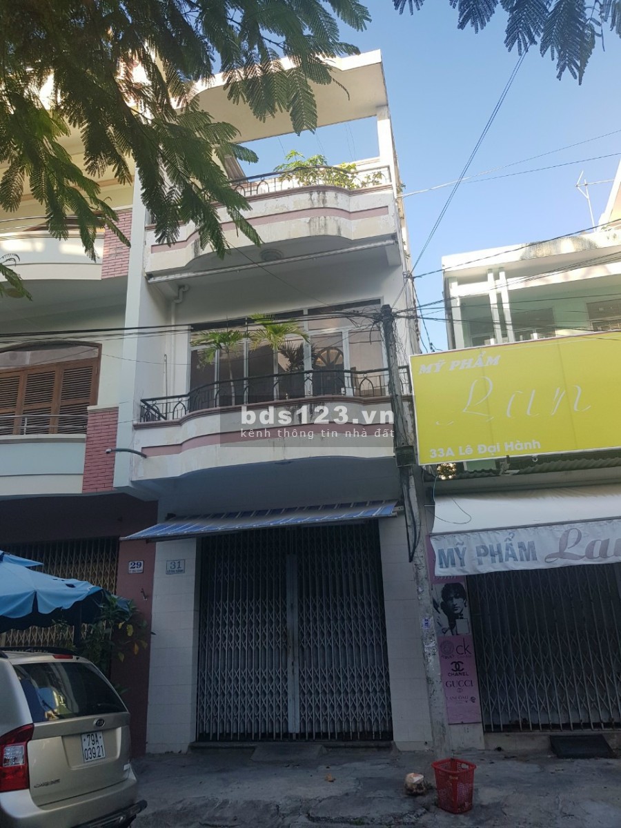 Bán nhà 1 trệt 2 lầu mặt tiền Lê Đại Hành ngang 4,2m, p. Tân Lập, tp. Nha Trang