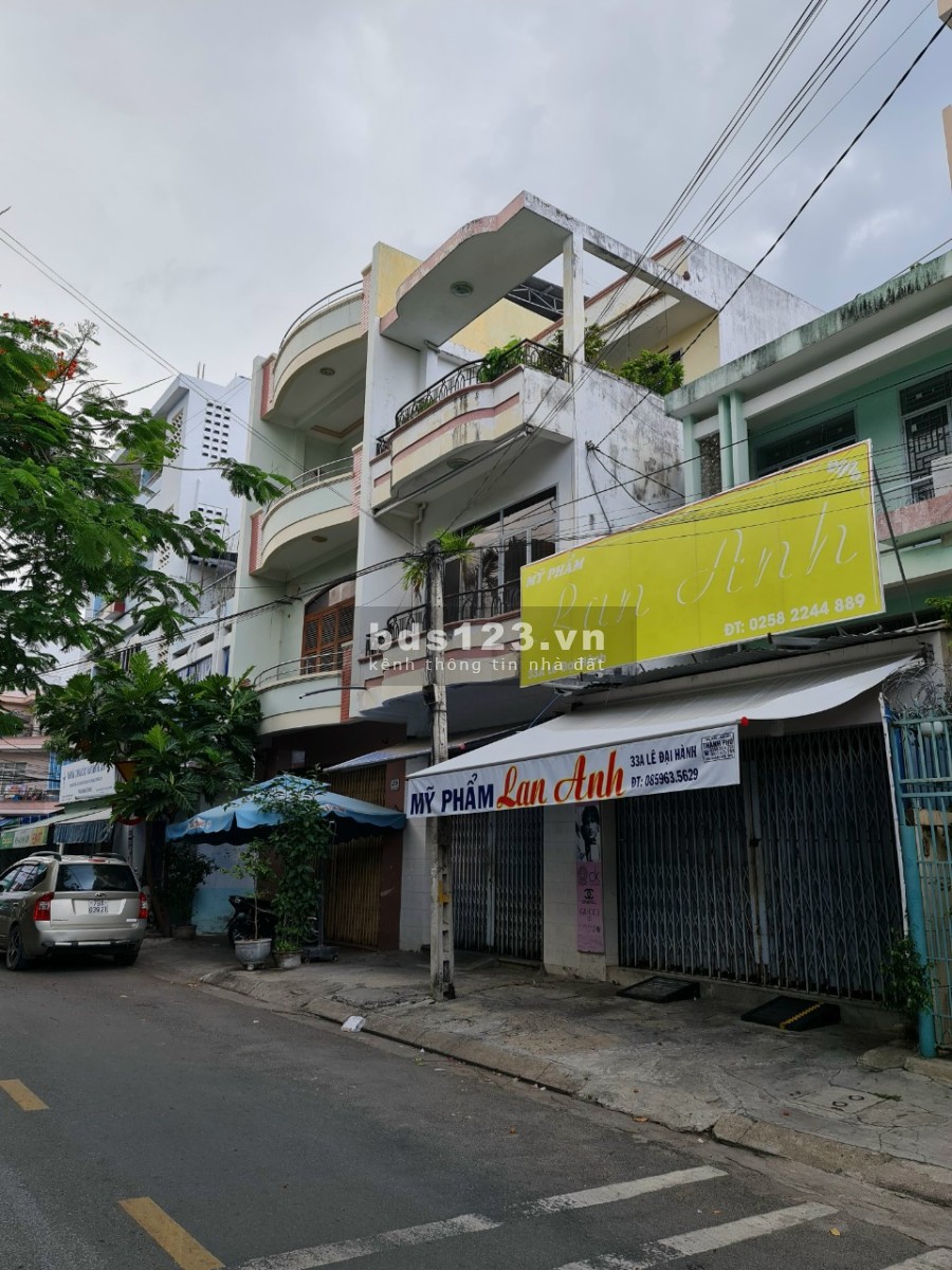 Bán nhà 1 trệt 2 lầu mặt tiền Lê Đại Hành ngang 4,2m, p. Tân Lập, tp. Nha Trang