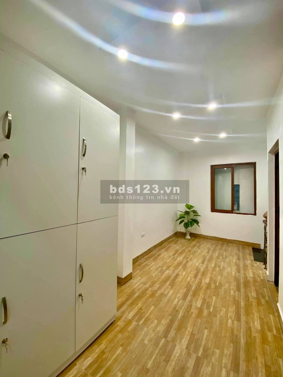 BÁN NHÀ ĐẠI LA, HAI BÀ TRƯNG - 48M2 - 2 THOÁNG - BA GÁC - SÂN ĐỂ XE RỘNG - CHỈ NHỈNH 4 TỶ.