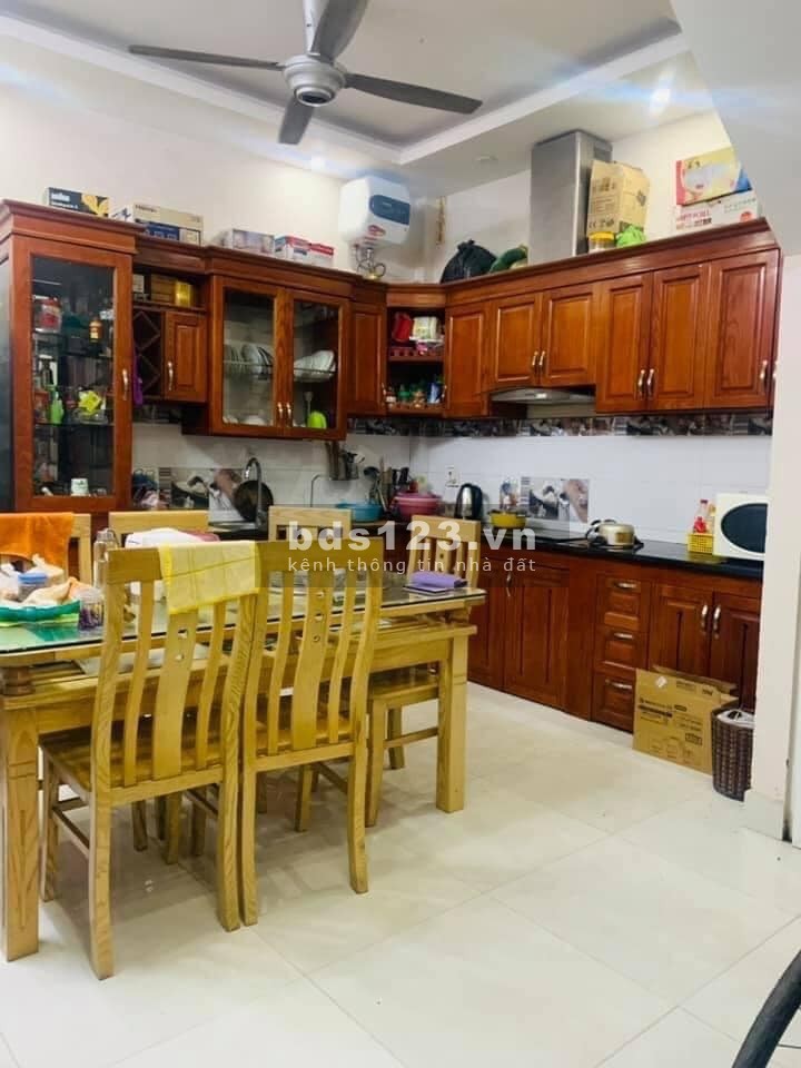 Bán nhà quận Cầu Giấy - KD - Phân Lô 80m2 MT 5.4m giá 16 tỷ Lh 0386380199