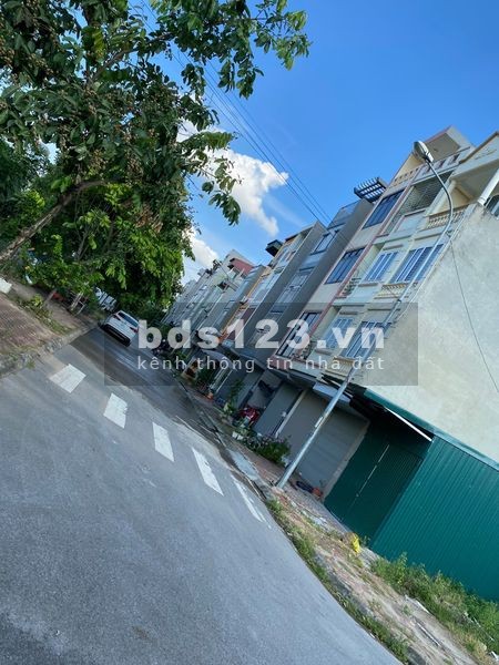 Bán đất Trâu Quỳ, đường 13m, 50m2 giá 4,4 tỷ vị trí đẹp kinh doanh nhỏ.LH: 0983253436