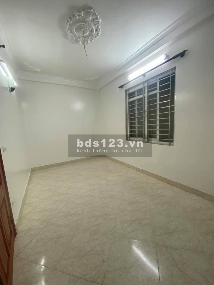 Bán nhà mặt ngõ Thanh Nhàn, ngõ thông kinh doanh nho tốt hai mặt thoáng, nơ hậu, gần ô tô
