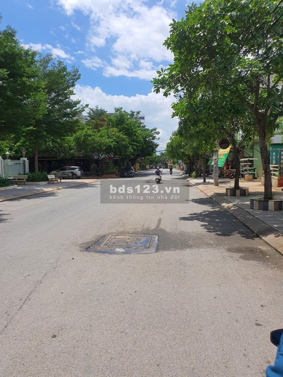 Chủ ngộp NH bán gấp đất Mặt tiền Thoại Ngọc Hầu, Tân Phú, 150m2 chỉ 9.9 tỷ.
