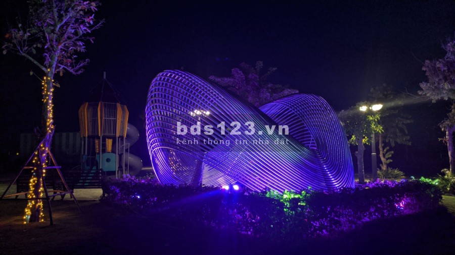 Biệt thự biển Đà Nẵng giá rẻ bên con đường triệu đô nối Đà Nẵng-Hội An dt 345m2, chỉ hơn 11 tỷ