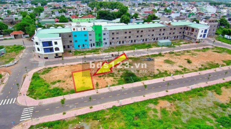 Bán lỗ lô đất ngộp mùa dịch Thuận An 1tỷ3/65m2 cách Thành phố HCM 25P, đường nhựa 13m thông thoáng