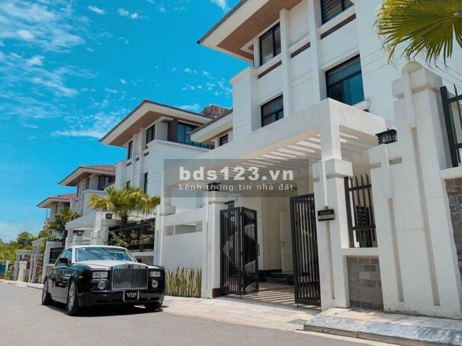 ĐI TÌM CHỦ NHÂN CỦA CÁC BIỆT THỰ TRIỆU ĐÔ GIỮA TRUNG TÂM THÀNH PHỐ