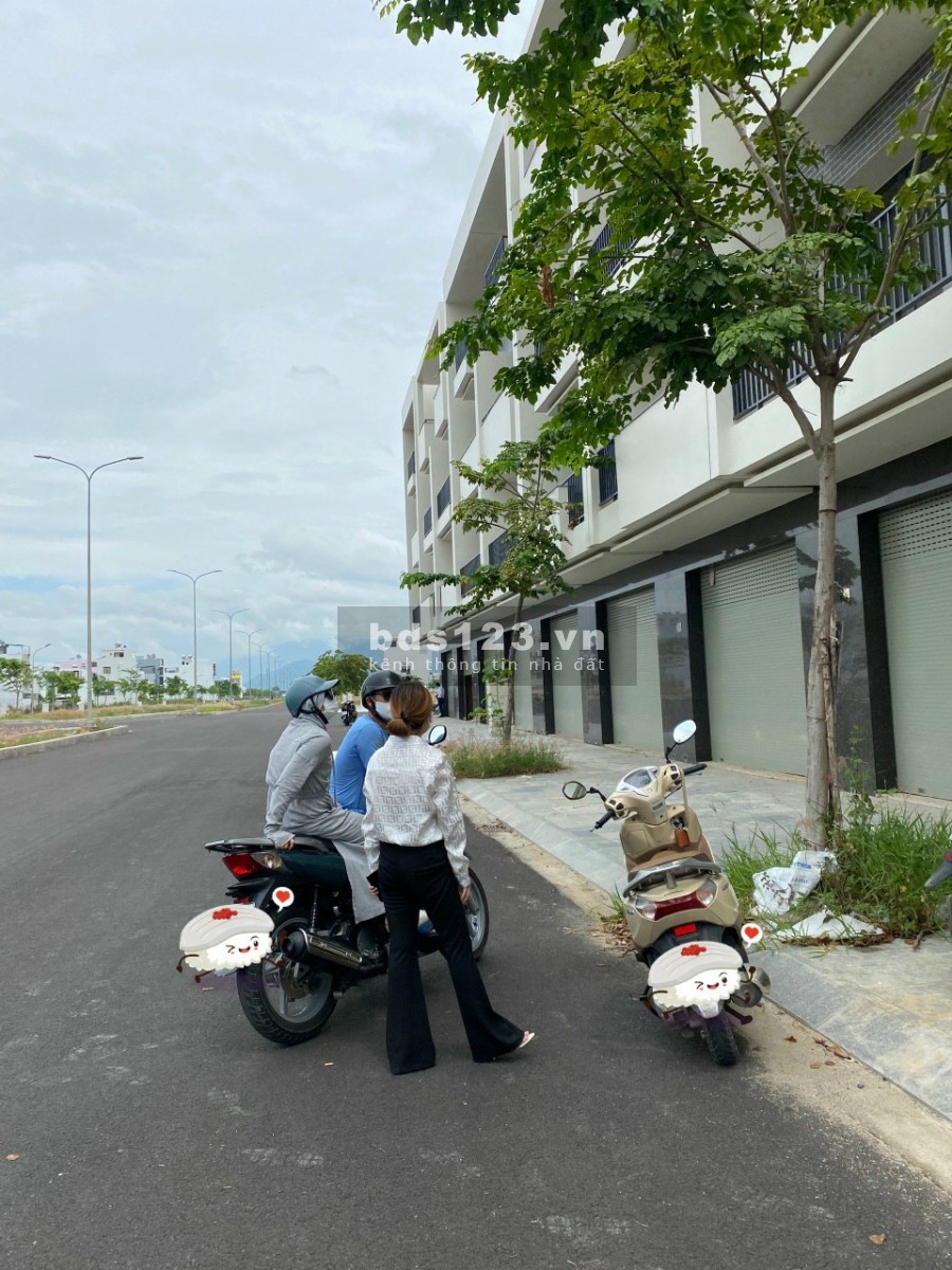 Cấn Bán Nhà Phố Thương Mại VCN Phước Long 2 Nha Trang