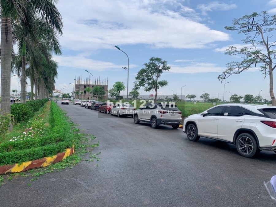 250tr sở hữu ngay lô đất nền 90m2 đã có sổ đỏ KCN 640ha tại Hà Nội. LH: 0916.833.923