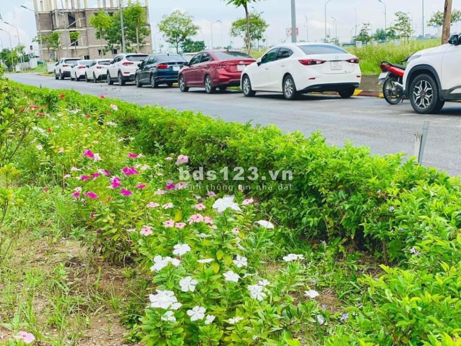 250tr sở hữu ngay lô đất nền 90m2 đã có sổ đỏ KCN 640ha tại Hà Nội. LH: 0916.833.923