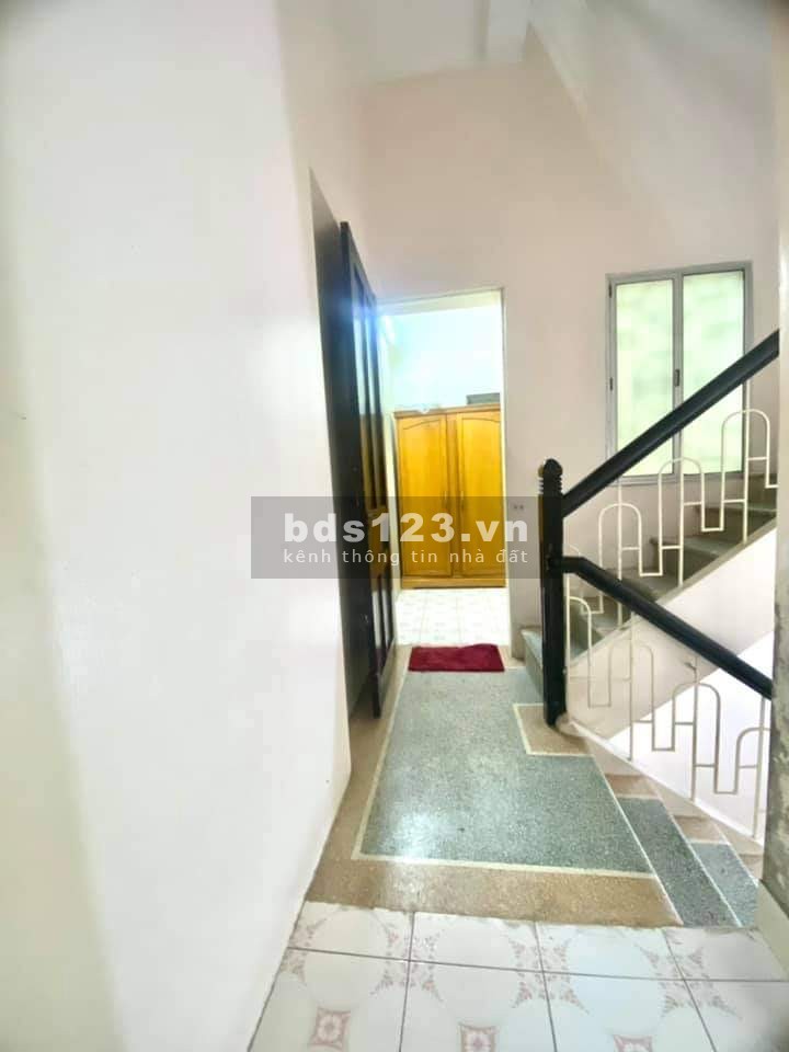 Cần bán gấp nhà Kim Ngưu diện tích sử dụng 52m x 3 tầng ngõ oto vào tận nhà giá tốt