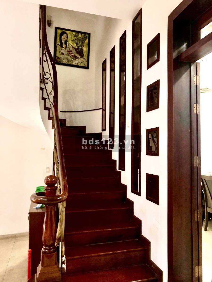 Bán gấp biệt thự Tân Cổ Điển 105m2 Ngay Sát Trung Tâm Thành Phố, Trệt 3 lầu 21 tỷ* Thương Lượng