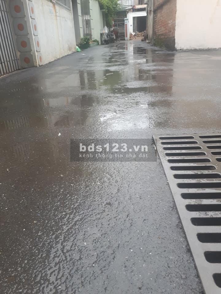 Bán nhà nguyên căn độc hiếm, 3 mặt thoáng ô tô vào nhà giá nhỉnh 2 tỷ, khu dân cư đông