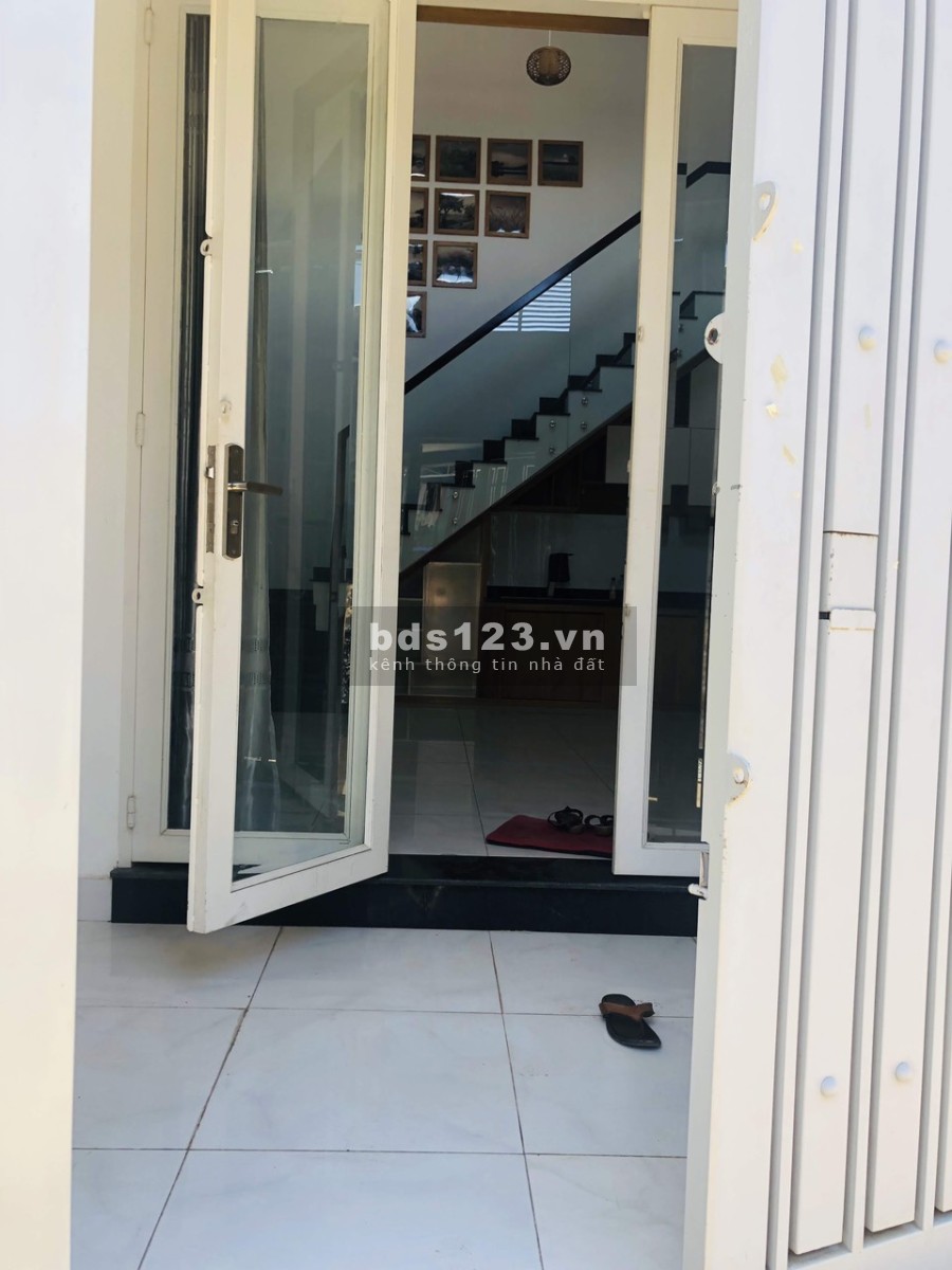 Cho thuê nhà nguyên căn đường số 8 quận Thủ Đức giá 10tr/tháng