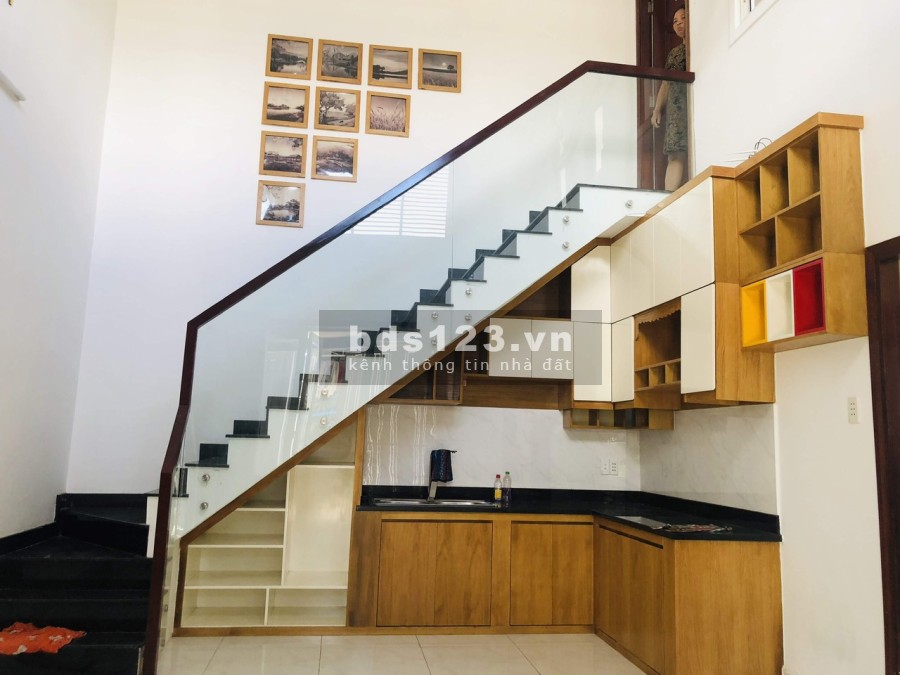 Cho thuê nhà nguyên căn đường số 8 quận Thủ Đức giá 10tr/tháng
