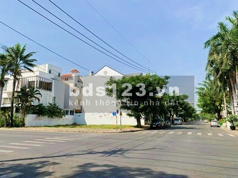 ĐẤT BIỆT THỰ GÓC 2 mặt tiền đường lớn ở Phú Mỹ Hưng Quận 7