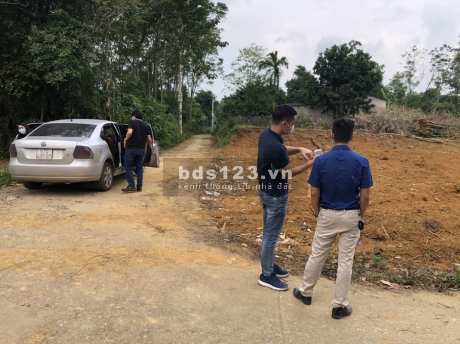 Lô 286m2 đất bám hồ Phường Xuân Khanh, Sơn Tây, giá bán 4.7tr/m2, không tiếp môi giới