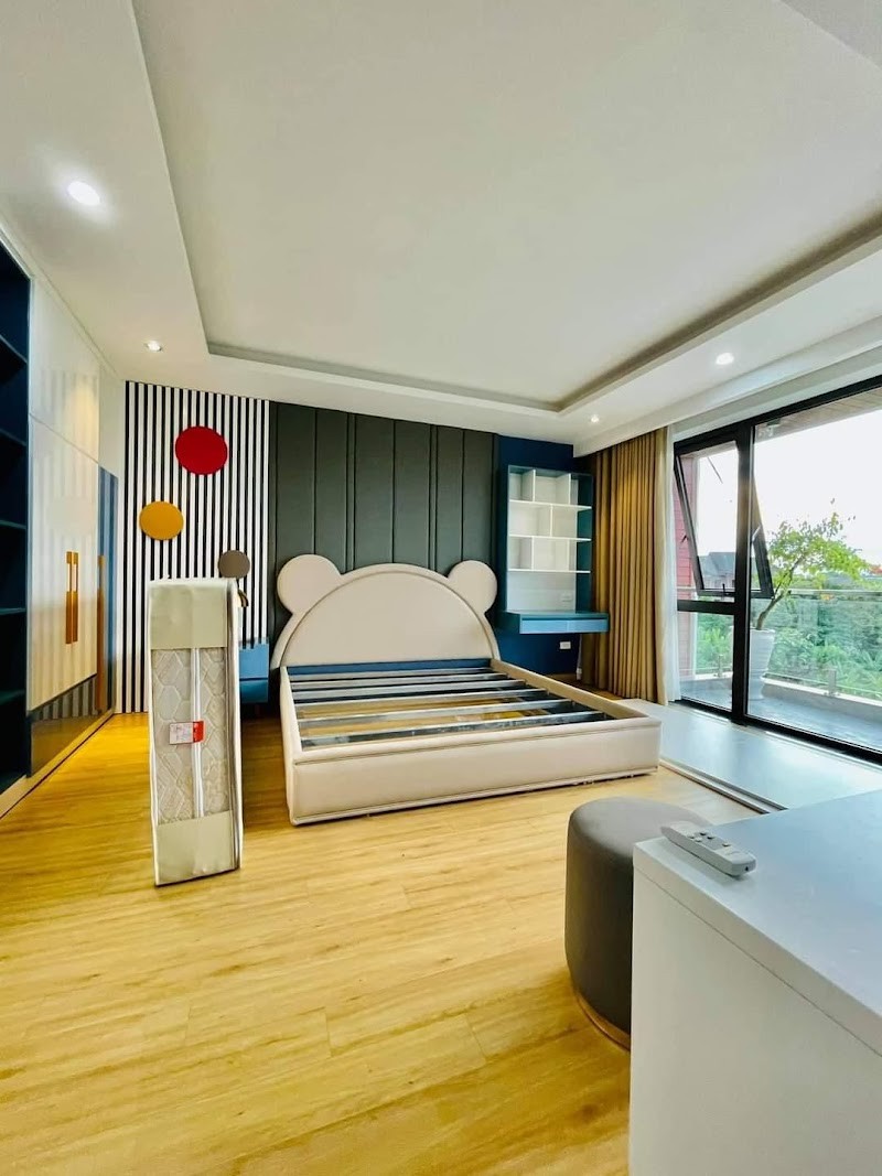 Bán nhà mặt phố Nguyễn Văn Cừ Long Biên, vỉa hè 85m2 3 T MT 6m 15 tỷ