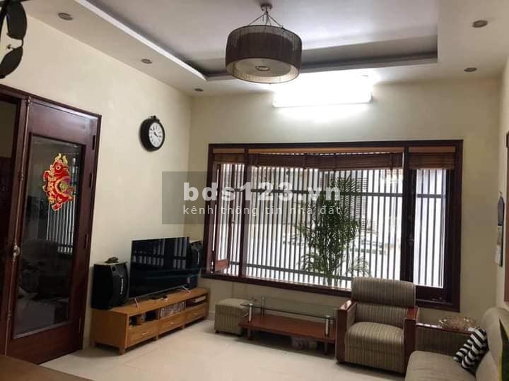 Bán nhà phố Hồng Tiến, Long Biên, ô tô vào nhà, thang máy, dt 129m2, 6 tầng, mt 6.5m, giá 15.5 tỷ