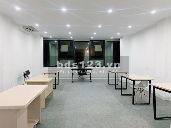 Chính chủ cho thuê Vp 80m2 tại 75 Nguyễn Xiển.GT 12.000.000đ.Call: 0974 942 063