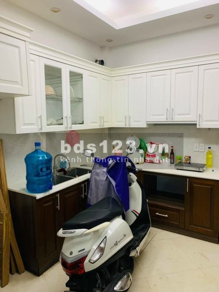 căn hộ giá rẻ 6 tầng, 9 phòng ngủ, nhà 4 mặt thoáng, ô tô dỗ cửa, kinh doanh dòng tiền 30 tr/1th