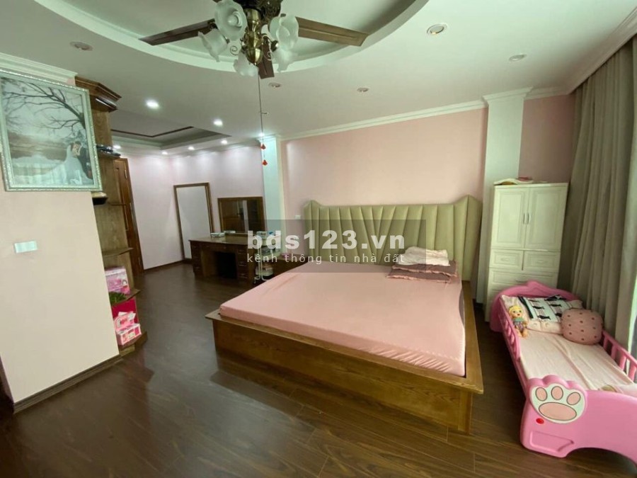 Bán nhà phố Hồng Tiến, Long Biên, ô tô vào nhà, thang máy, dt 129m2, 6 tầng, mt 6.5m, giá 15.5 tỷ