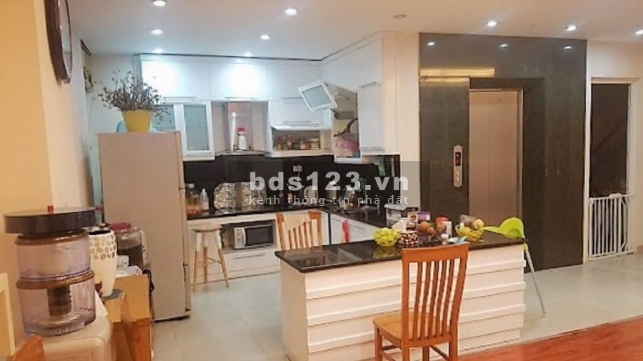 Tòa nhà phố Đống Đa, phô Vũ Ngọc Phan. Ô tô, Kinh doanh, thang máy. 97m2 MT9m 8 tầng. 19 tỷ