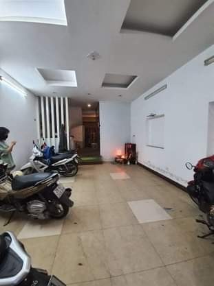 Bán Nhà Phân Lô, Quận Đội Phố Vương Thừa Vũ Quận Thanh Xuân, 7; Tầng,Thang máy Ô Tô tránh