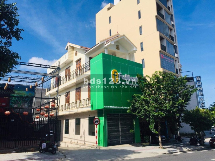 Cho thuê nhà 3 tầng ngay Ngã Tư quận Hải Châu thuận lợi cho kinh doanh