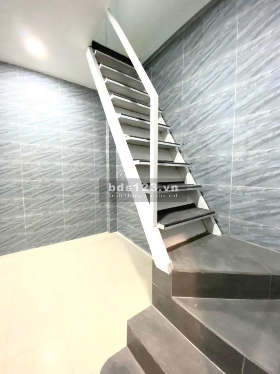  CHỈ 3.35 TỶ - NHÀ QUẬN 1 - NGANG 5M - CÔNG NĂNG ĐỦ - THÔNG TỨ TUNG.