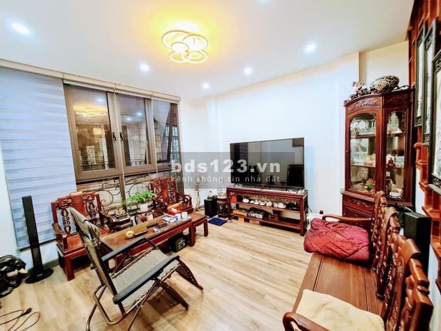 Bán Nhà Nguyễn Văn Cừ, ô tô đỗ cửa, rất gần phố, diện tích sử dụng 50m, giá 5.2 tỷ, lhcc