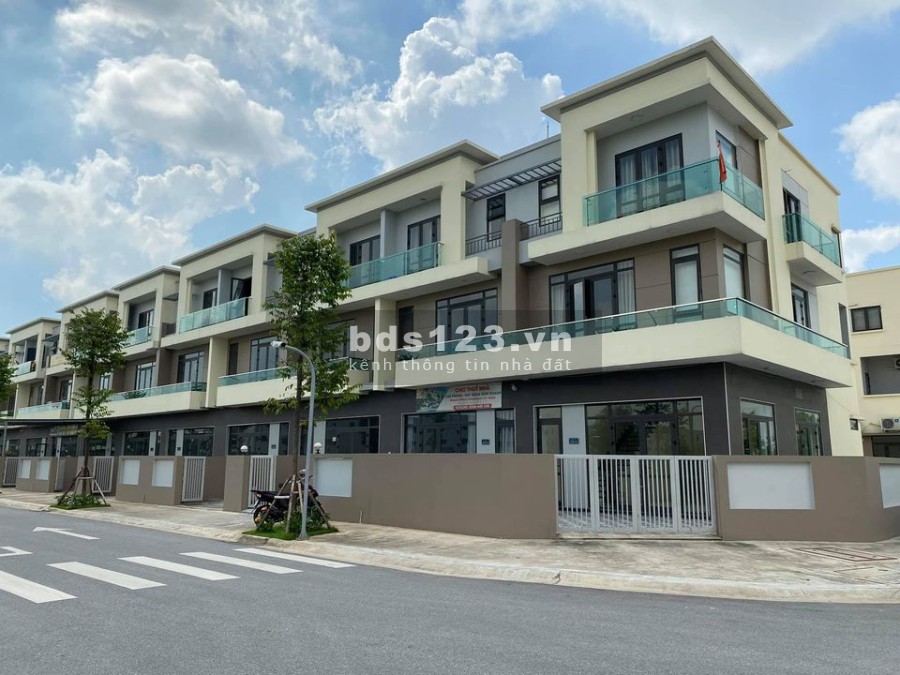 Chính chủ gửi bán shophouse giá rẻ, nhiều tiện ích, cơ sở hạ tầng đồng bộ pháp lý đủ