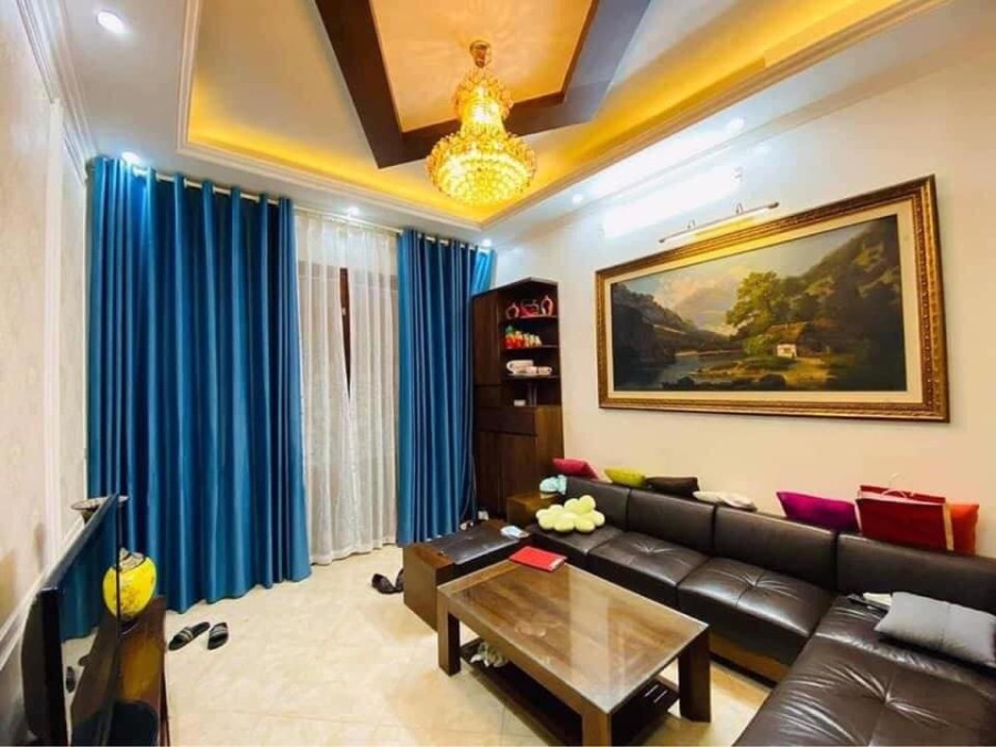 Bán Nhà Đường Láng, Đống Đa diện tích sử dụng 44m, 5 tầng mặt tiên 4m, Giá Nhỉnh 5 Tỷ.