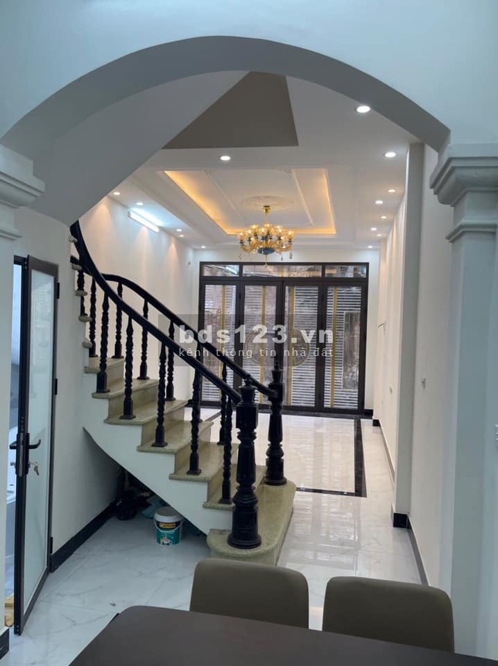 Bán nhà Tôn Đức MẶT NGÕ KINH DOANH - Ô TÔ ĐỖ CỬA, 22 M2, 3 Tầng, 2.950 tỷ.