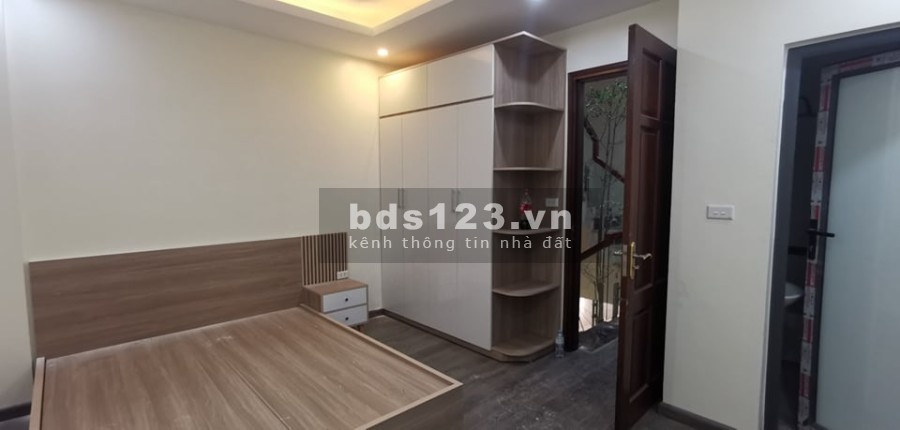 Nhà Hoa Bằng, mới cứng, ô tô đỗ cửa, giá chất bất ngờ