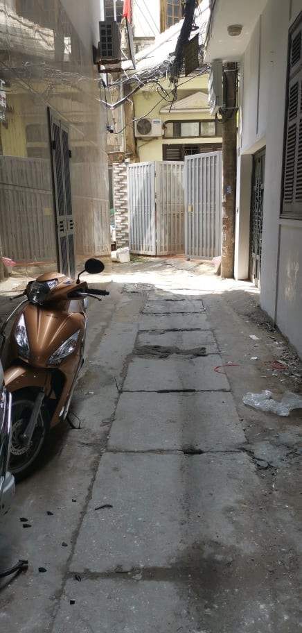 Nhà Hoa Bằng, mới cứng, ô tô đỗ cửa, giá chất bất ngờ