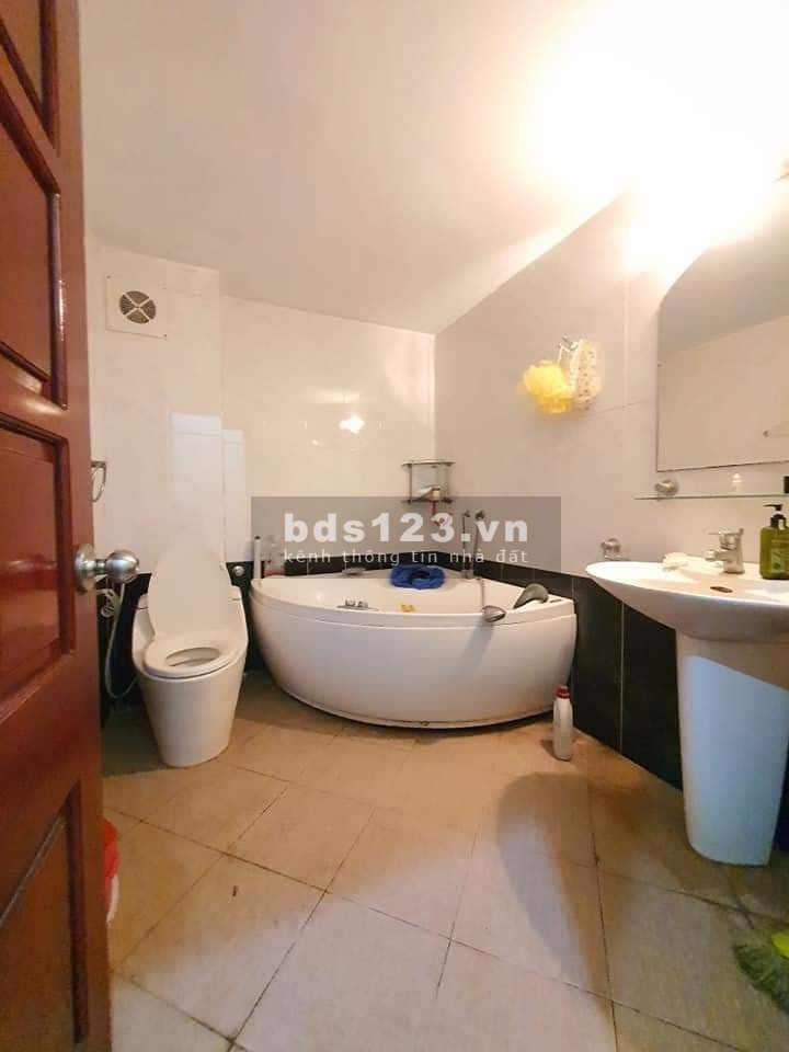 Cần Bán Nhà Nguyễn Trãi 45m2 giá 4.5 tỷ 50m mặt phố nhà đẹp, tự xây liên hệ 0879356959