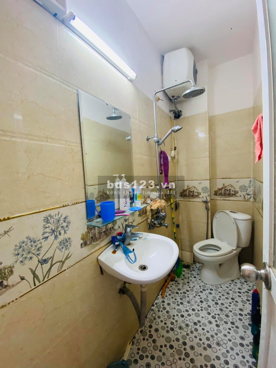 Giá bán chỉ 4,7 tỷ có nhà Phú Đô, diện tích sử dụng 53m2 5 tầng, mặt tiền 4,5m, kinh doanh