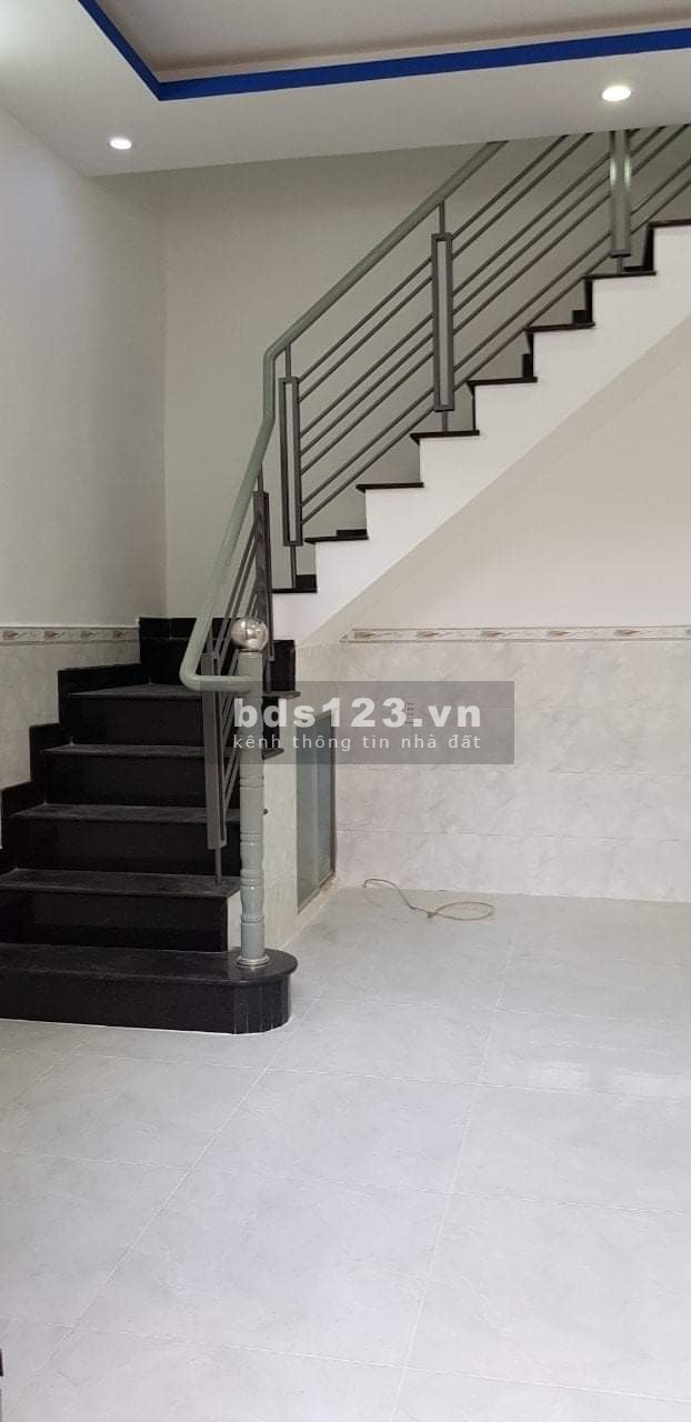 Bán nhà đẹp thông thoáng, diện tích 56m2, Nguyễn Kiệm mới có sân rộng, giá bnas 4.45 tỷ