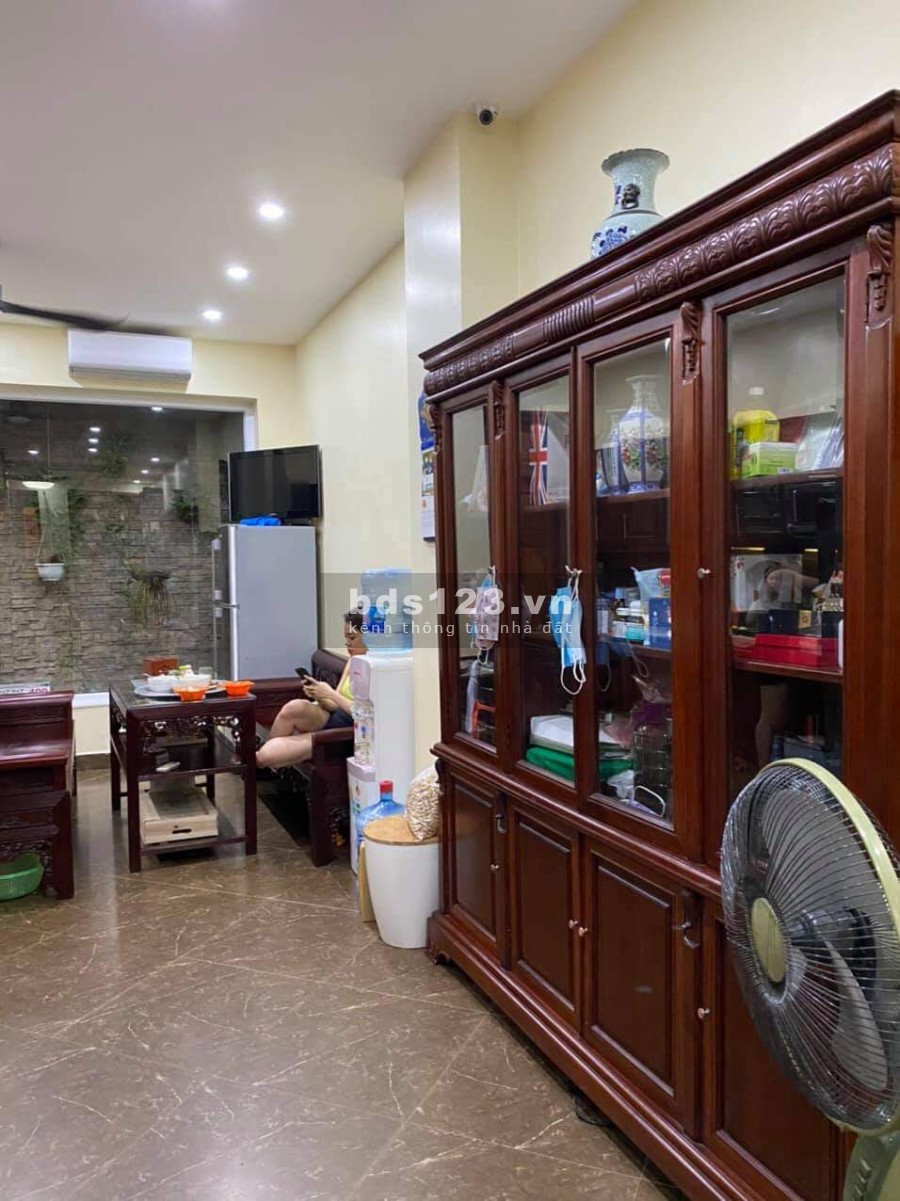 Siêu hiếm nhà đẹp Hoàng Cầu 70m2 5T MT rộng 5m giá giảm còn 9.x tỷ