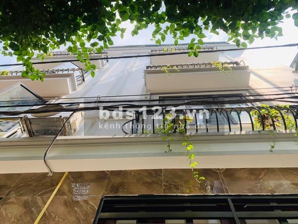 Bán gấp nhà 5T xây mới cực đẹp, taxi đỗ cửa tại Xuân Phương, Nam Từ Liêm. Giá chỉ 3 tỷ hơn