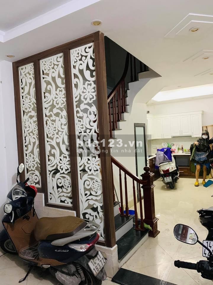 Nhà đẹp Lạc Long Quân, dòng tiền 30 triệu/tháng, 57m2 x 6…