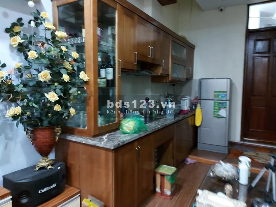Bán nhà Trần Quốc Vượng, Cầu Giấy, 50m2 4 tầng giá chào 4 tỷ 8