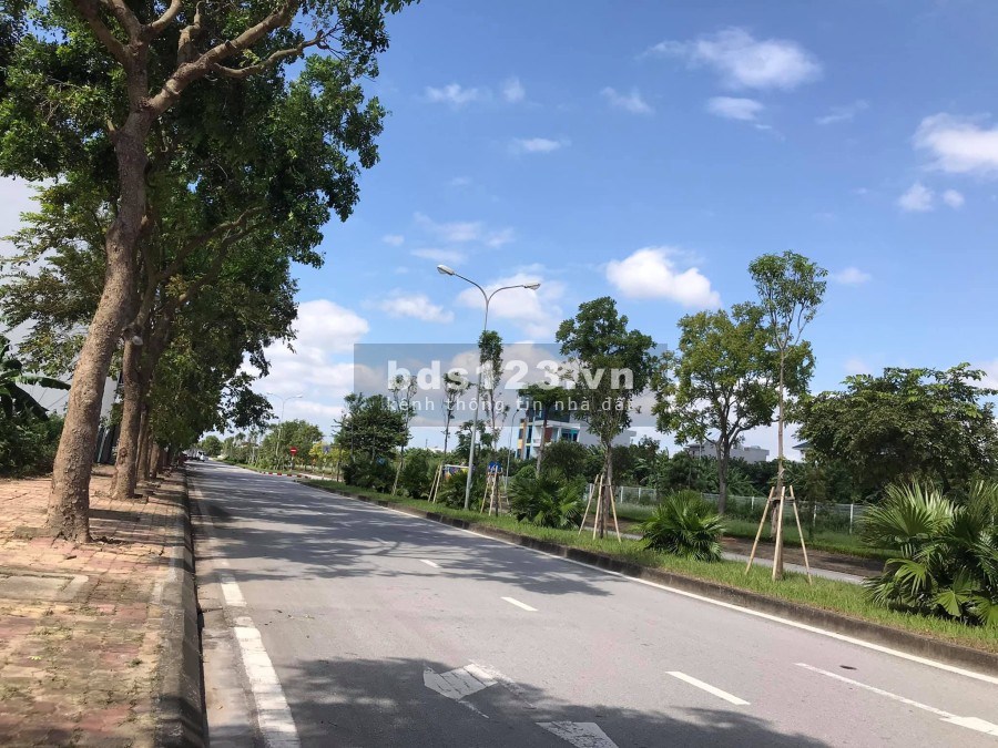 Bán đất mặt đường Phạm Văn Đồng, TP HD, 69.75m2, mt 4.5m, đường 30m, vỉa hè 5m