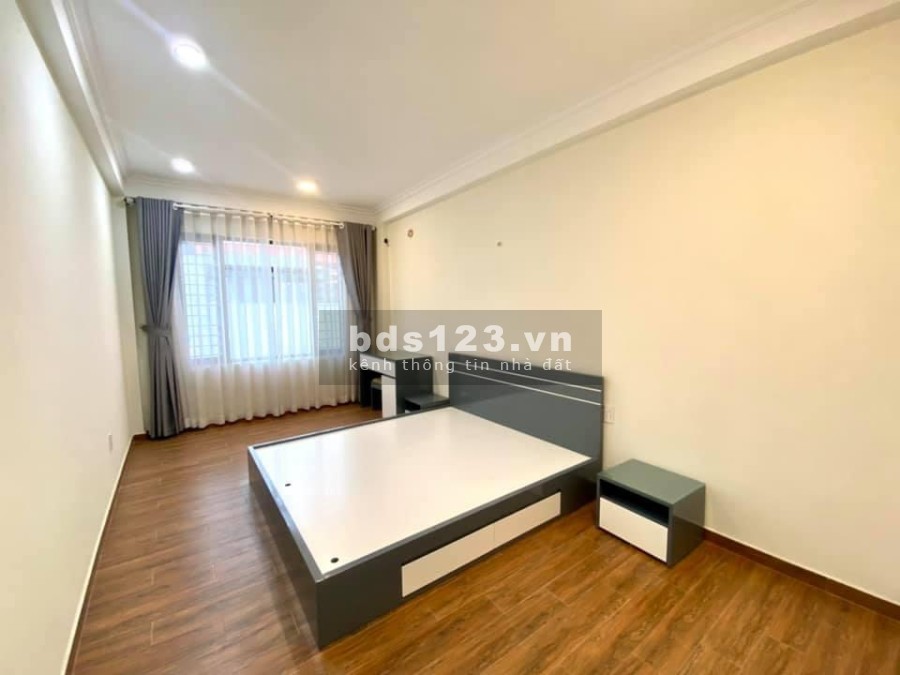 Nhà đẹp, thoáng sau Cổ Linh-Tư Đình, 37m x 5T, full nội thất, 30m ra ôtô tránh