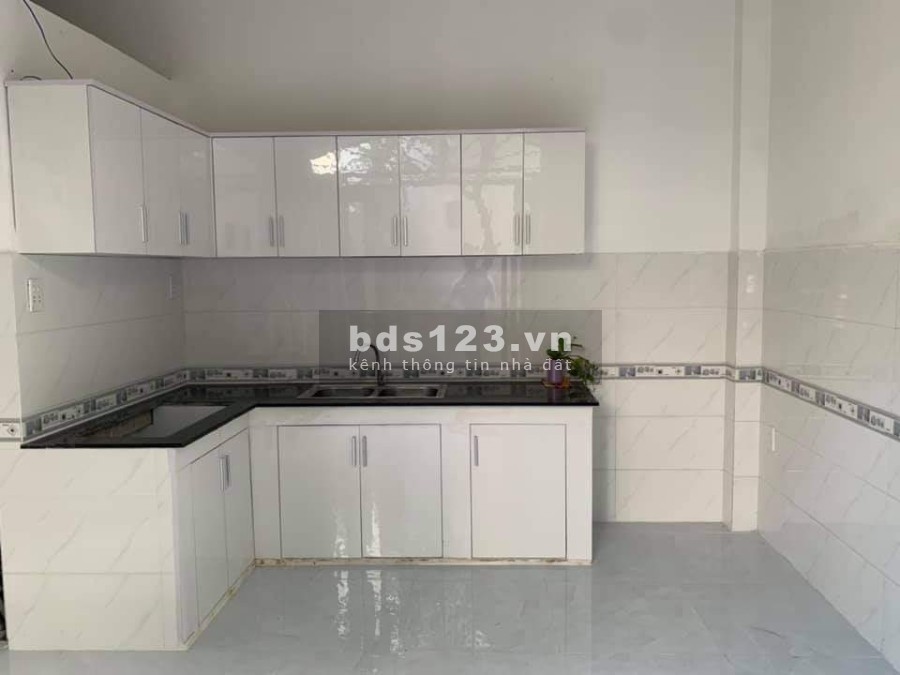 Bán nhà đẹp thông thoáng, diện tích 56m2, Nguyễn Kiệm mới có sân rộng, giá bnas 4.45 tỷ
