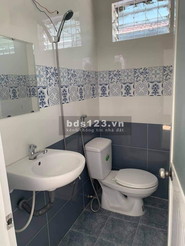Bán nhà đẹp thông thoáng, diện tích 56m2, Nguyễn Kiệm mới có sân rộng, giá bnas 4.45 tỷ