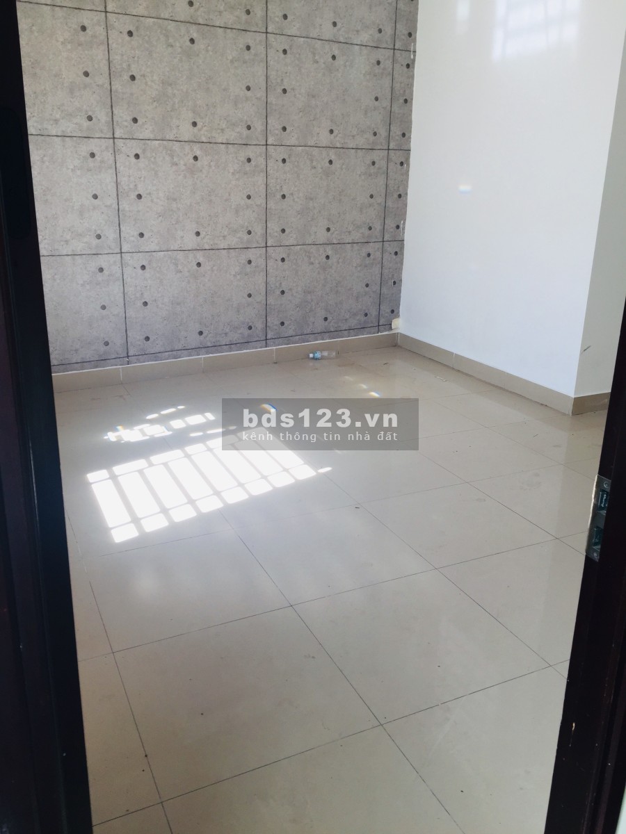 Cho thuê nhà 3 tầng ngay Ngã Tư quận Hải Châu thuận lợi cho kinh doanh